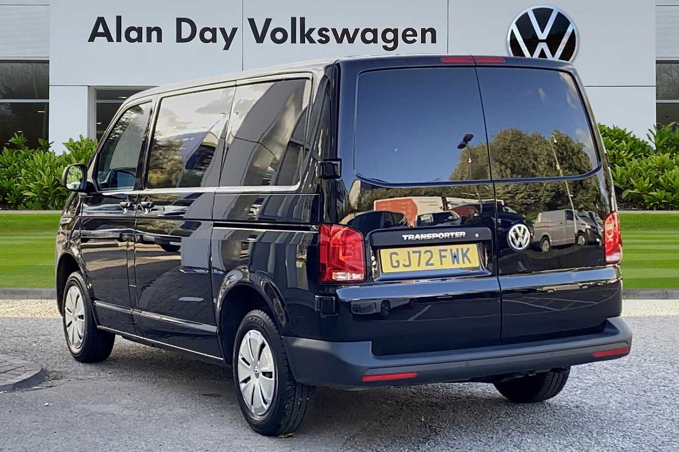 Volkswagen Transporter 2.0TDI 110ps T28 Startline BMT SWB Business Pack