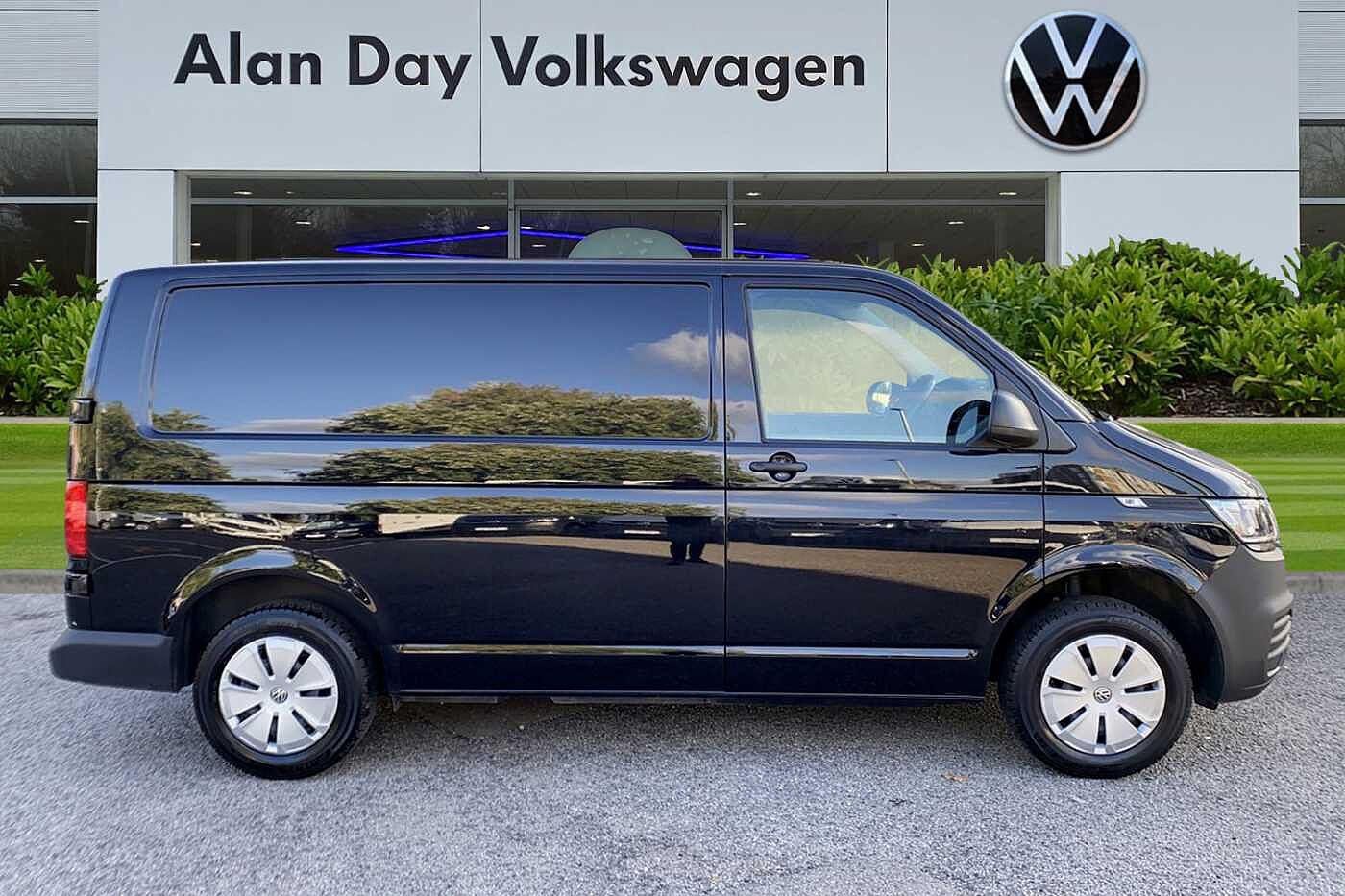 Volkswagen Transporter 2.0TDI 110ps T28 Startline BMT SWB Business Pack