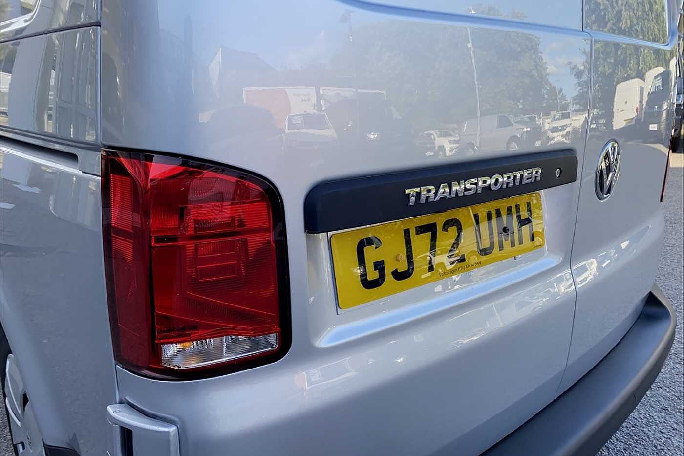 Volkswagen Transporter 2.0TDI 110ps T28 Startline BMT SWB Business Pack