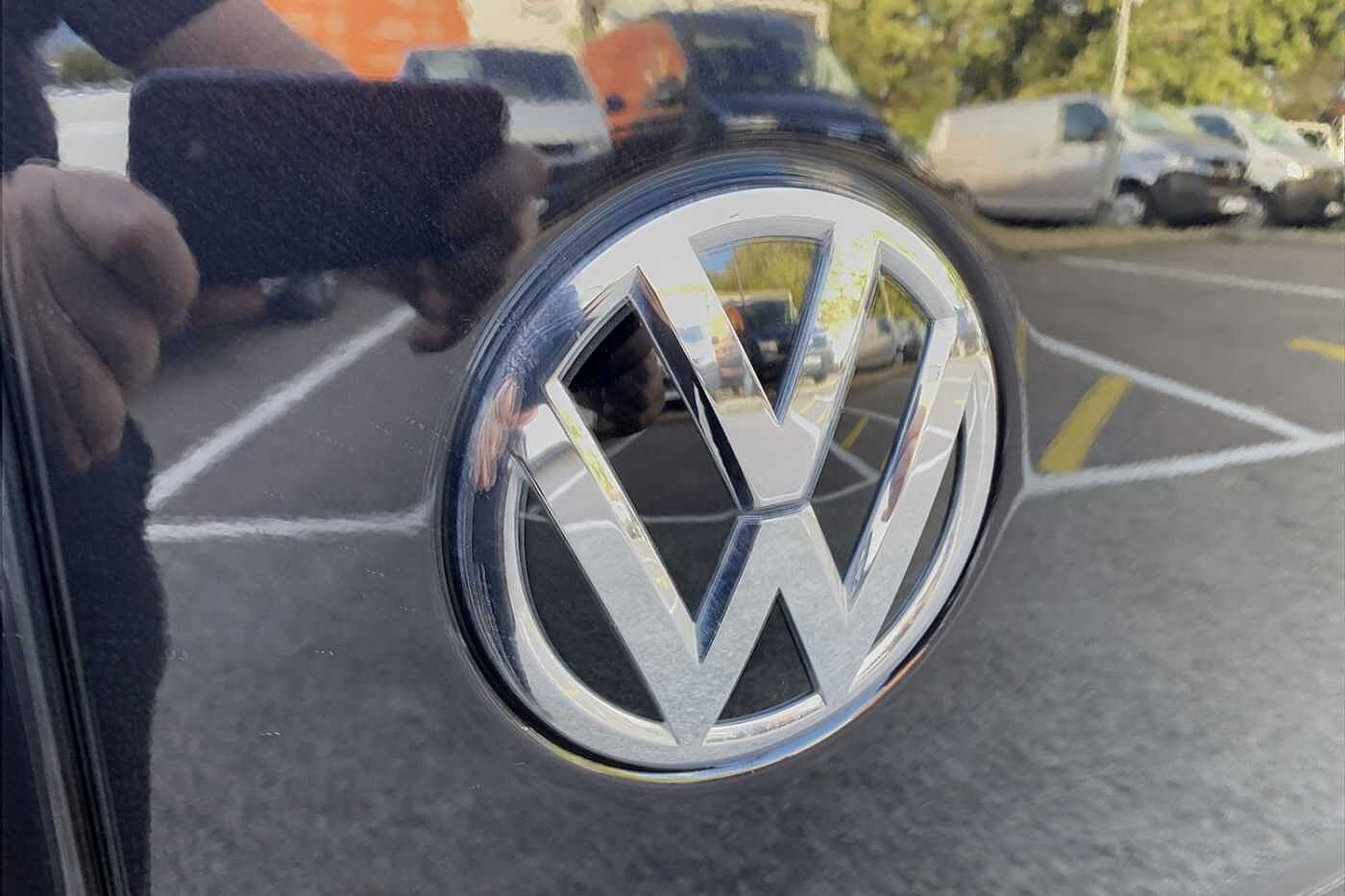 Volkswagen Transporter 2.0TDI 110ps T28 Startline BMT SWB Business Pack