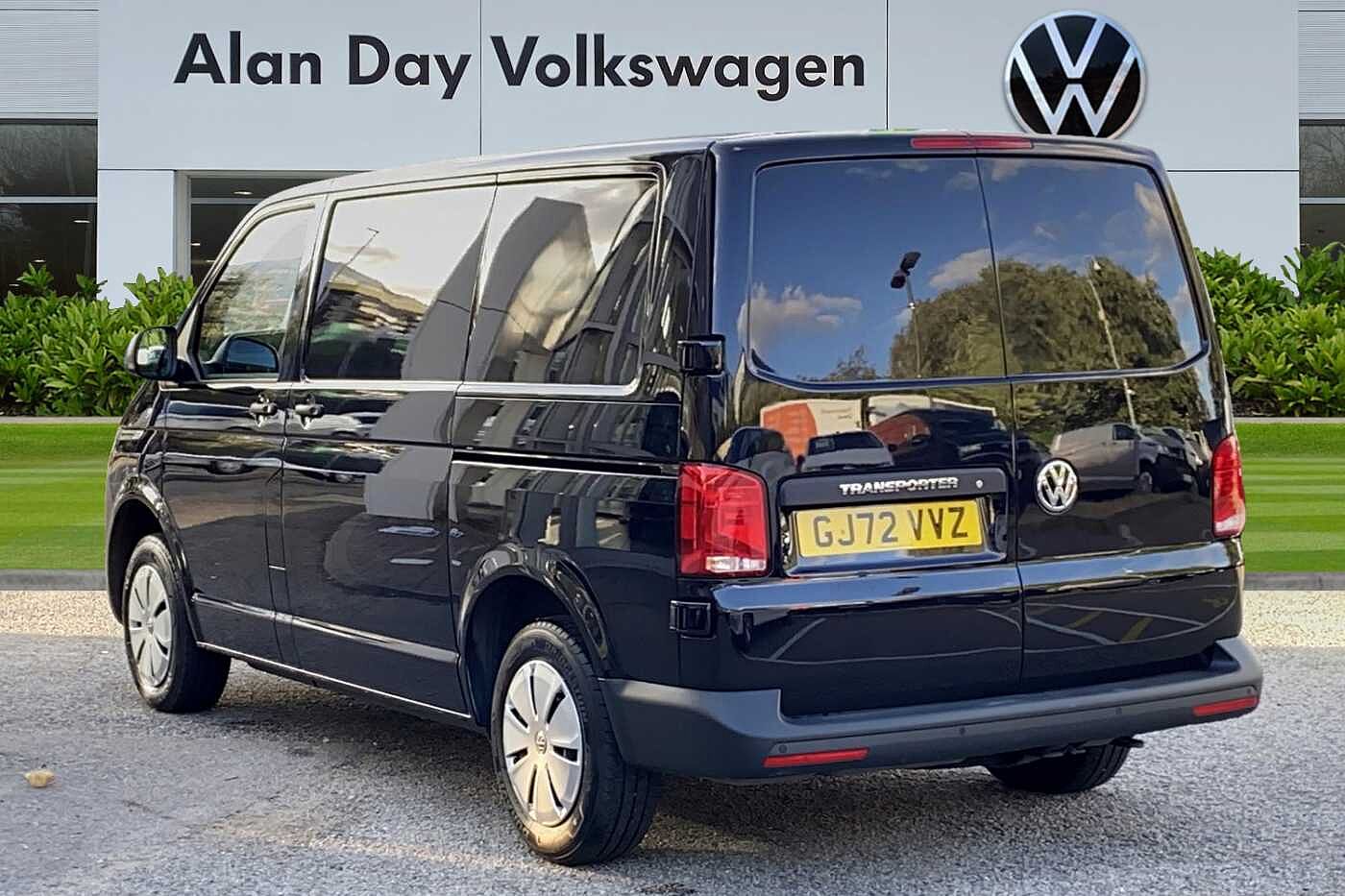 Volkswagen Transporter 2.0TDI 110ps T28 Startline BMT SWB Business Pack