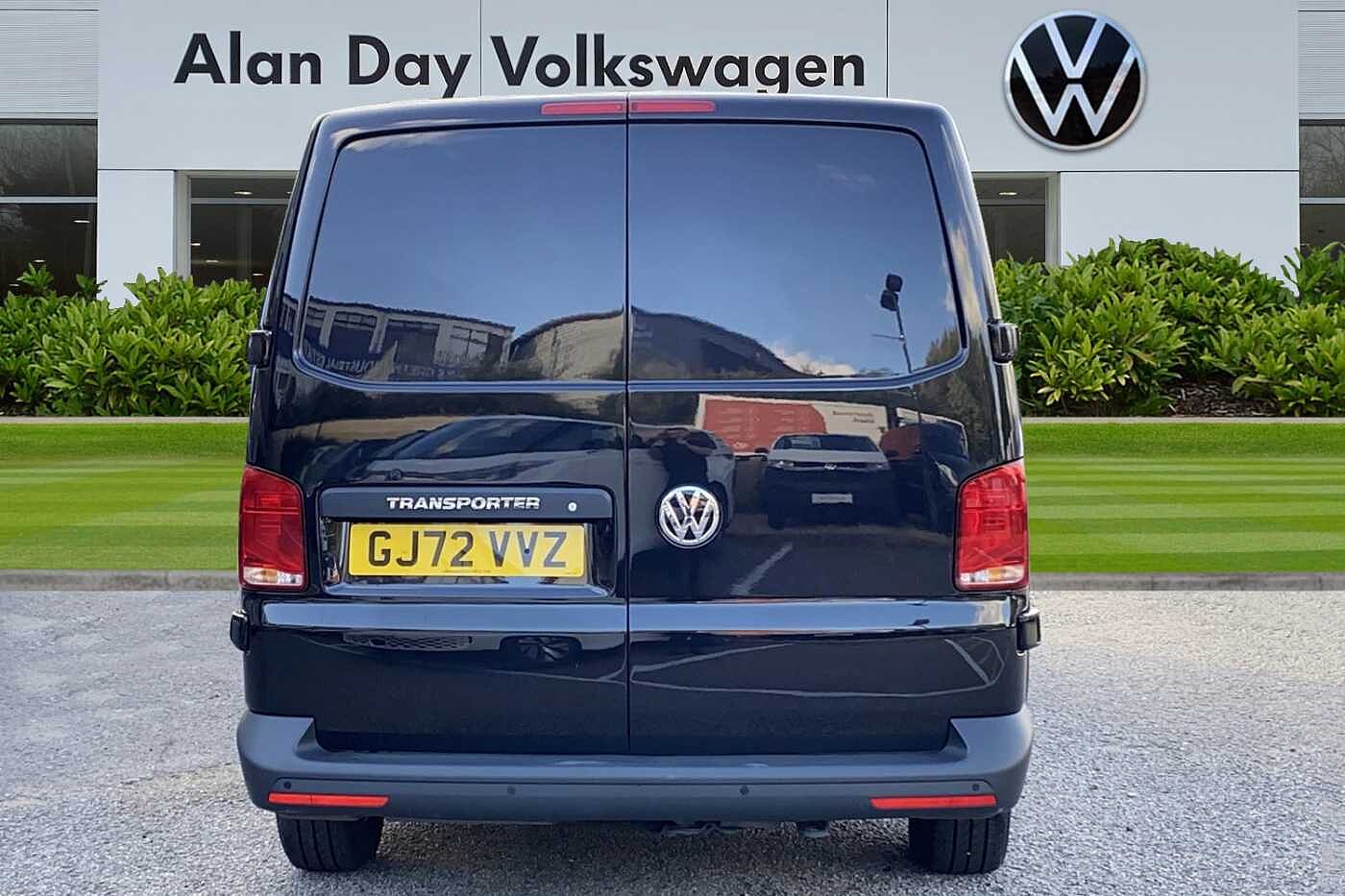 Volkswagen Transporter 2.0TDI 110ps T28 Startline BMT SWB Business Pack