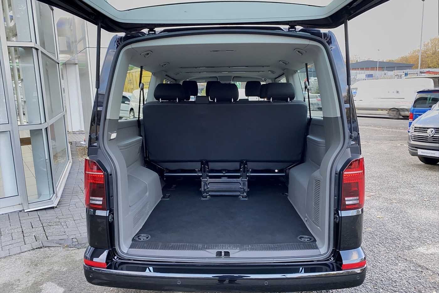Volkswagen Transporter Shuttle T32 SE 2.0BiTDI 199ps LWB DSG 9 Seats