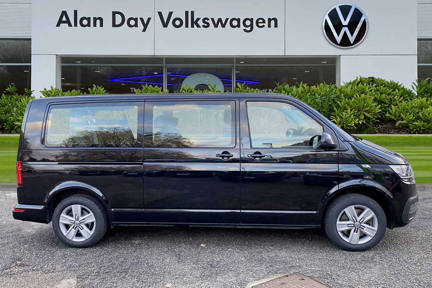 Volkswagen Transporter Shuttle T32 SE 2.0BiTDI 199ps LWB DSG 9 Seats