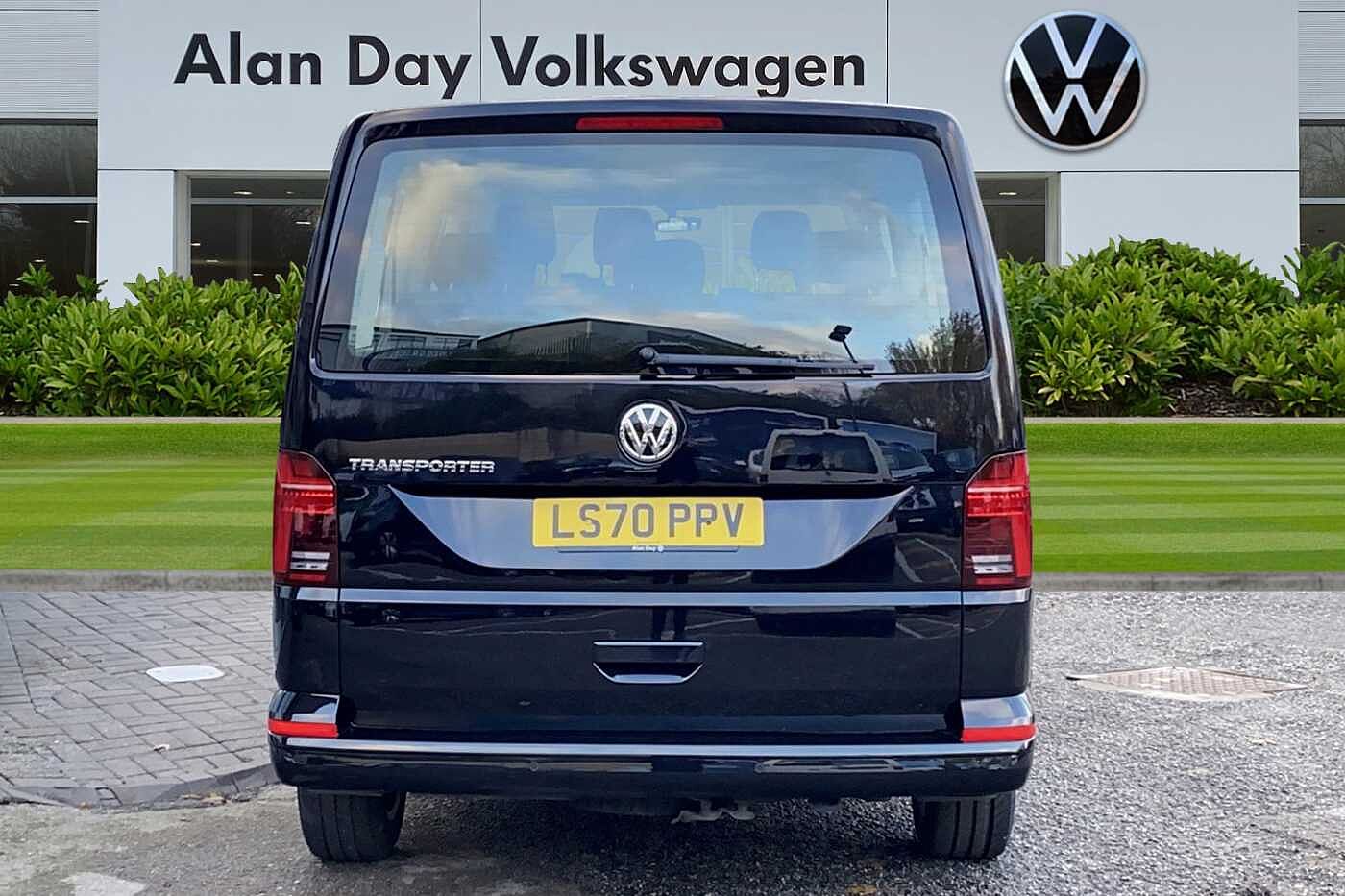Volkswagen Transporter Shuttle T32 SE 2.0BiTDI 199ps LWB DSG 9 Seats