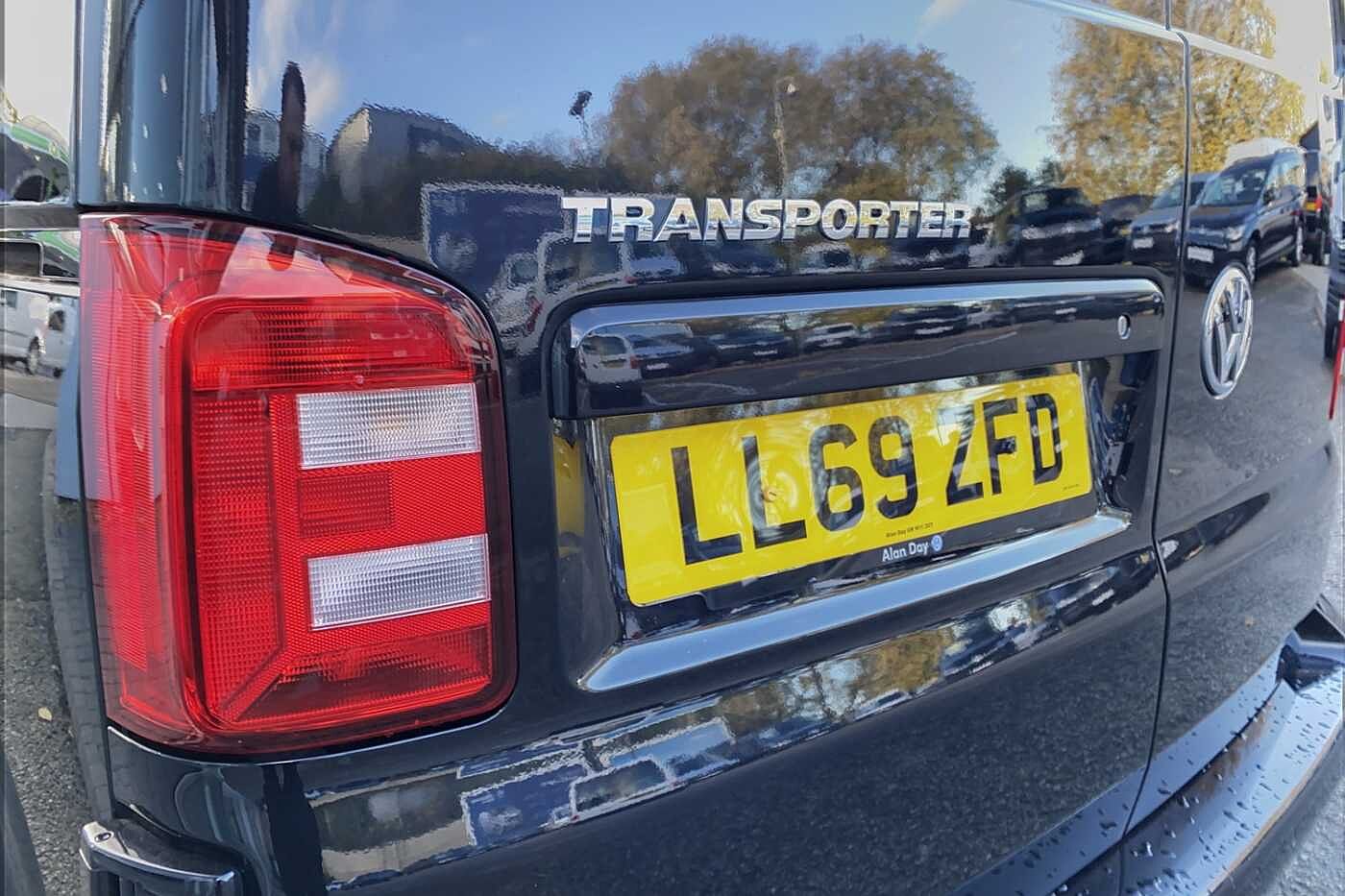 Volkswagen Transporter 2.0TDI 150PS T28 Highline BMT SWB