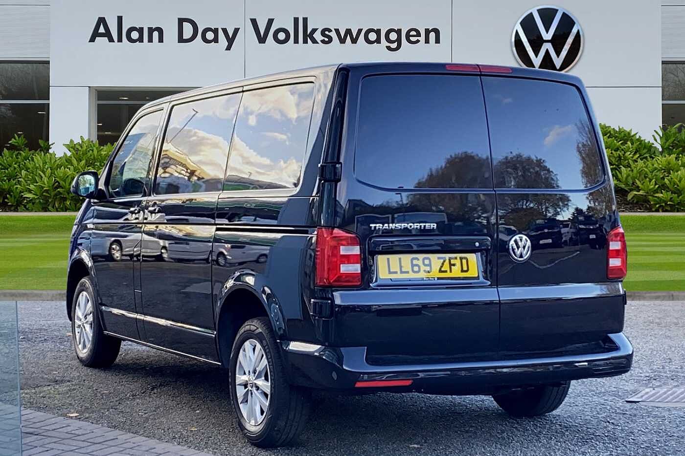 Volkswagen Transporter 2.0TDI 150PS T28 Highline BMT SWB