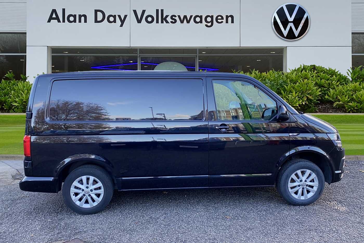 Volkswagen Transporter 2.0TDI 150PS T28 Highline BMT SWB