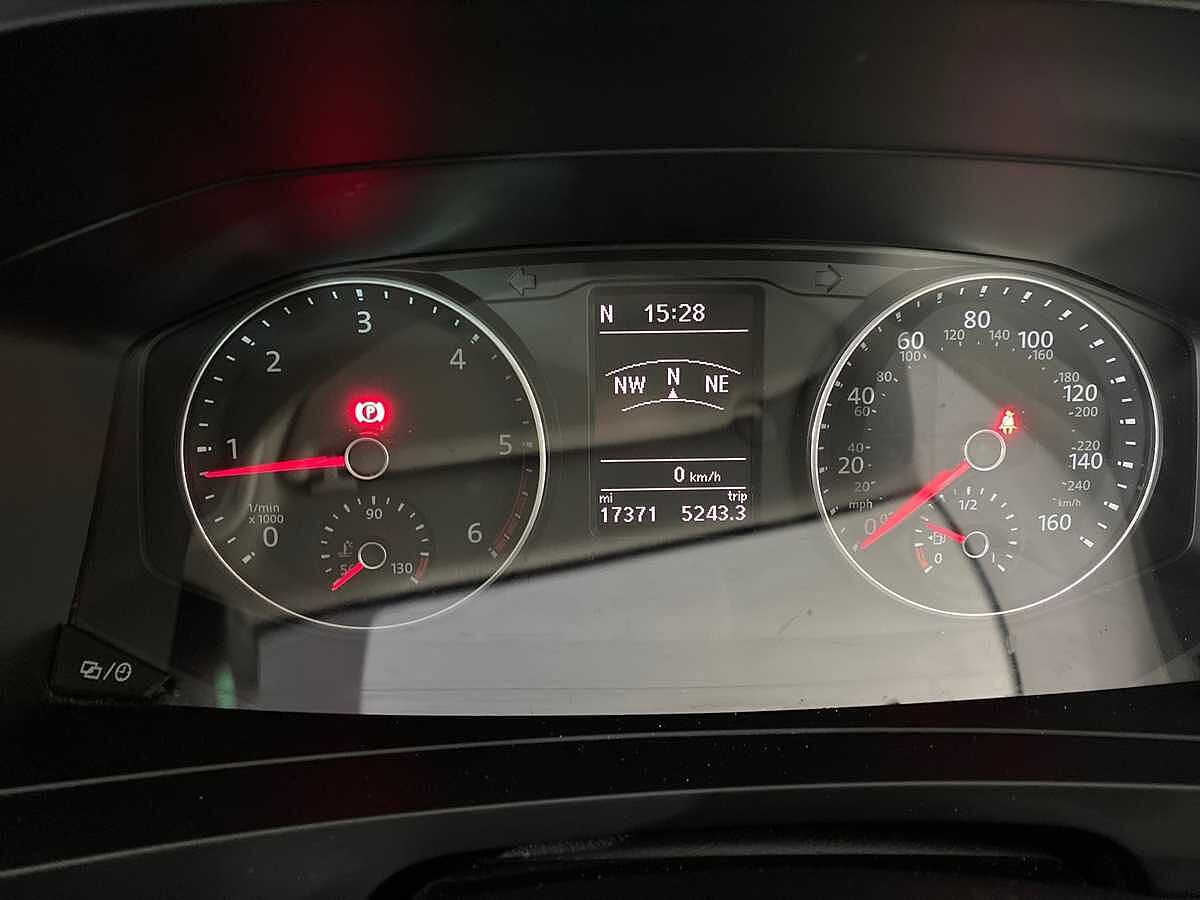 Volkswagen Transporter T32 Lwb Diesel 2.0 TDI Bmt 150 Highline Kombi Van