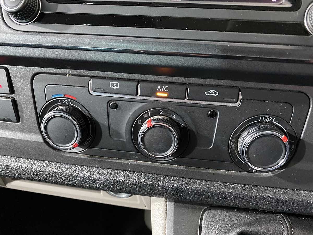 Volkswagen Transporter T32 Lwb Diesel 2.0 TDI Bmt 150 Highline Kombi Van