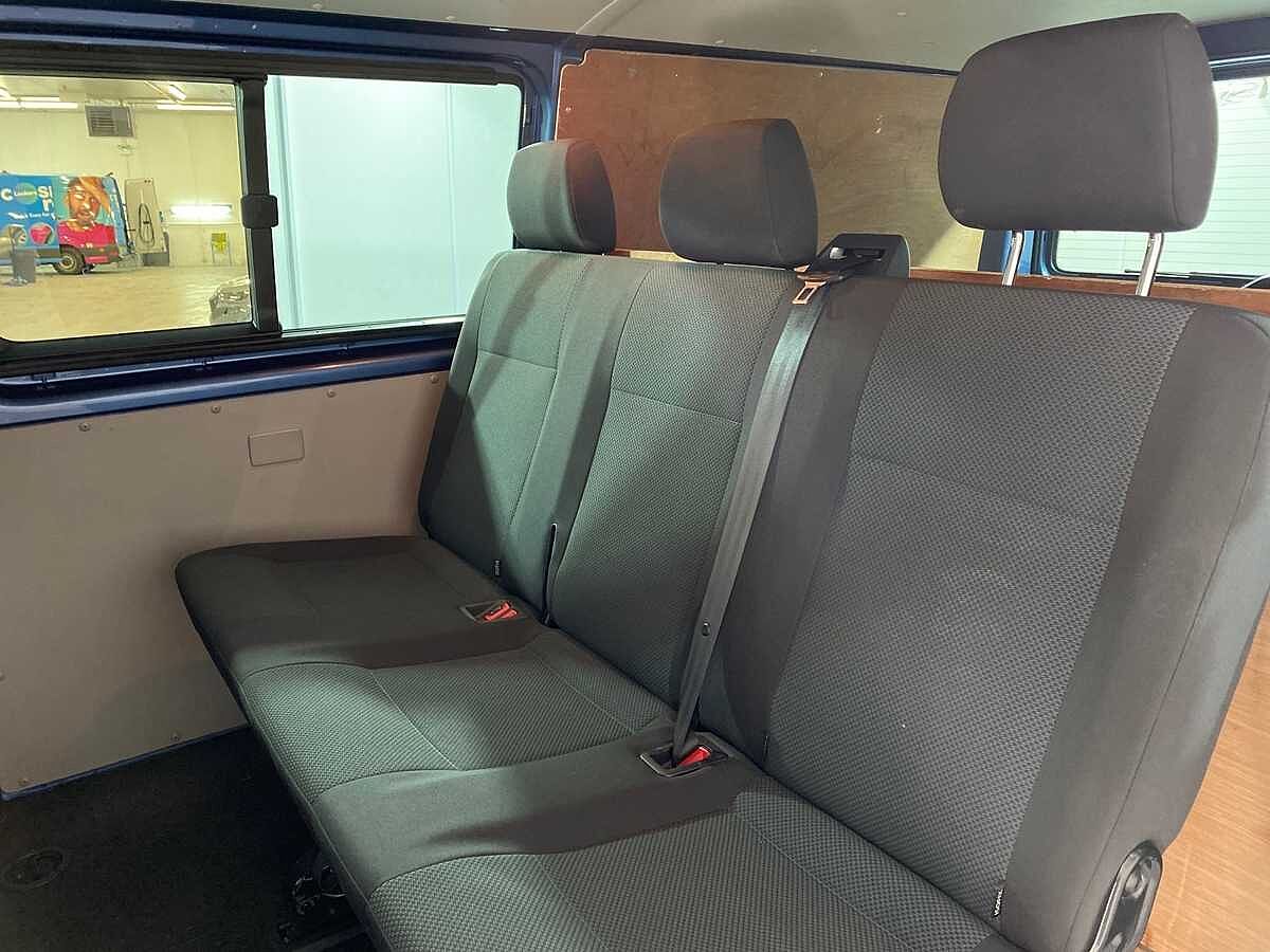 Volkswagen Transporter T32 Lwb Diesel 2.0 TDI Bmt 150 Highline Kombi Van