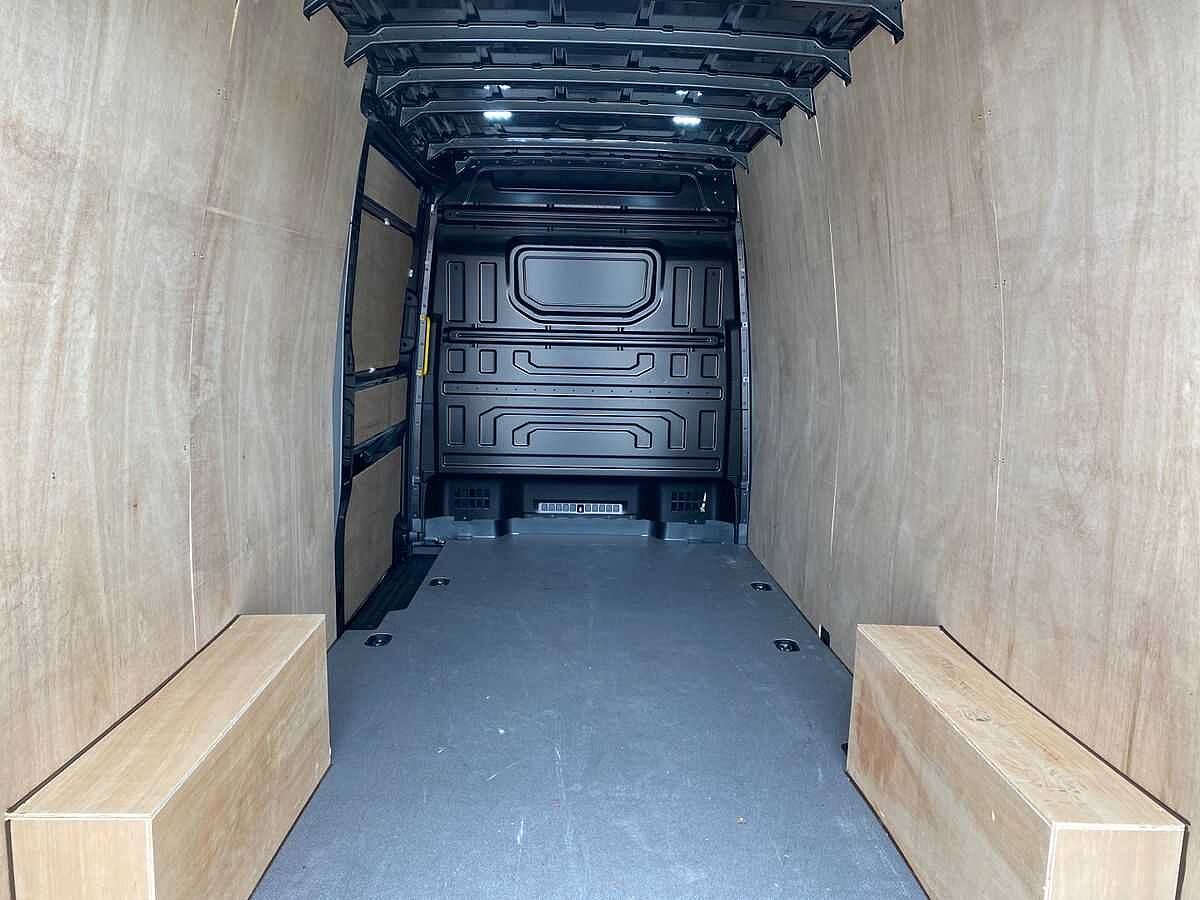Volkswagen Crafter Cr35 Lwb Diesel Fwd 2.0 TDI 177Ps Trendline High Roof Van