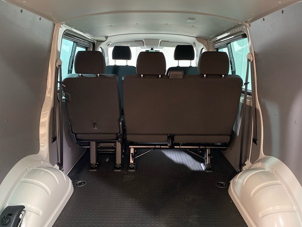 Volkswagen Transporter T32 Swb Diesel 2.0 TDI 150 Highline Kombi Van DSG