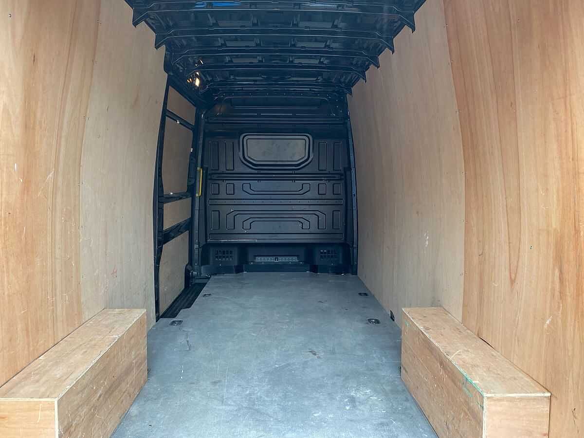 Volkswagen Crafter Cr35 Lwb Diesel Fwd 2.0 TDI 140Ps Trendline High Roof Van