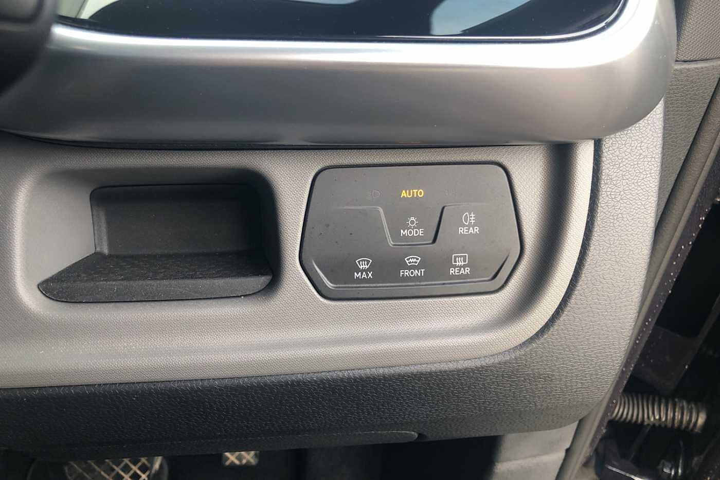 Volkswagen ID.Buzz ID. Buzz Life SWB 77kWh Pro 204PS Automatic