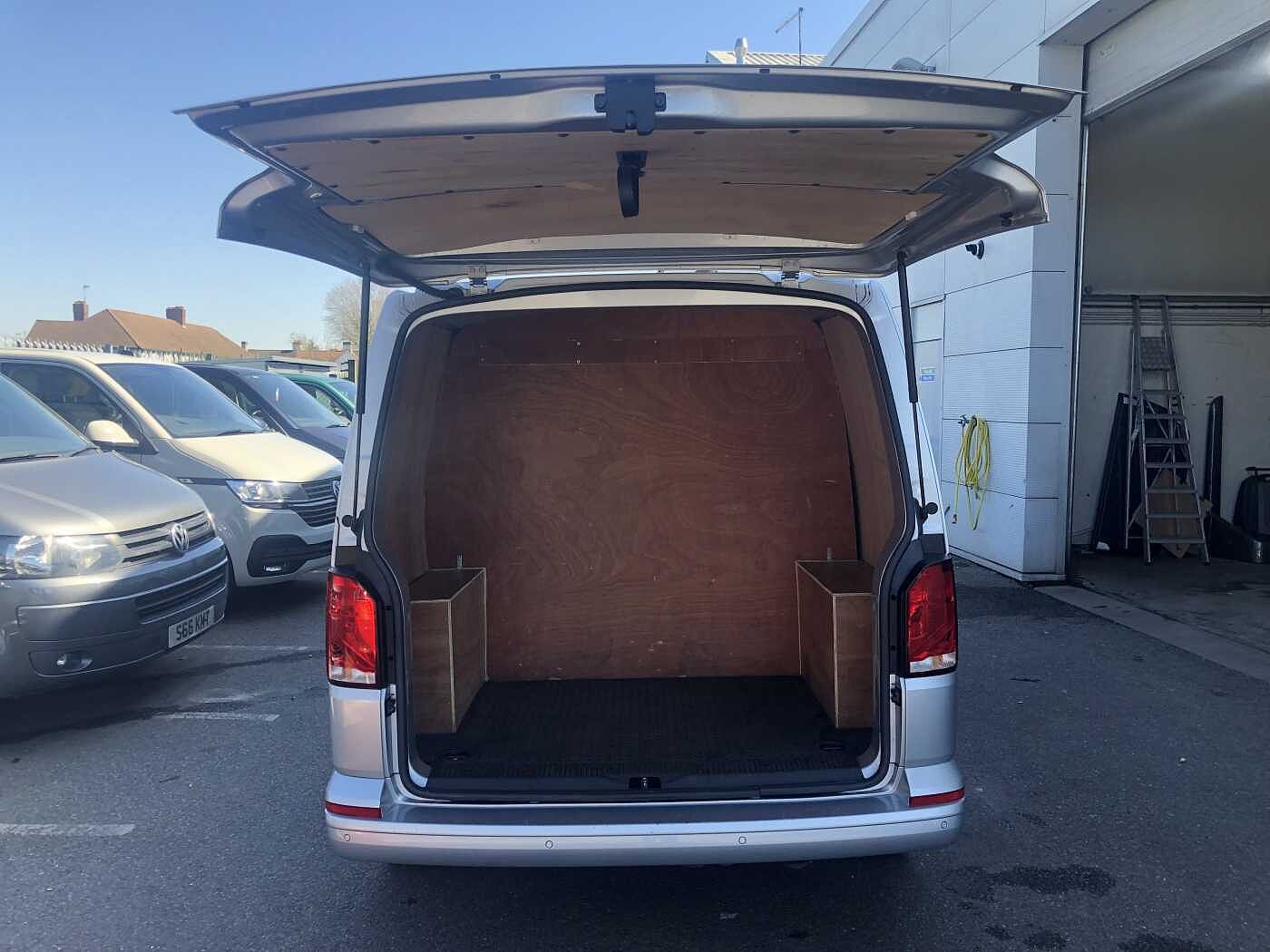Volkswagen Transporter 2.0TDI 110ps Eu6dT-E T30 Highline SWB