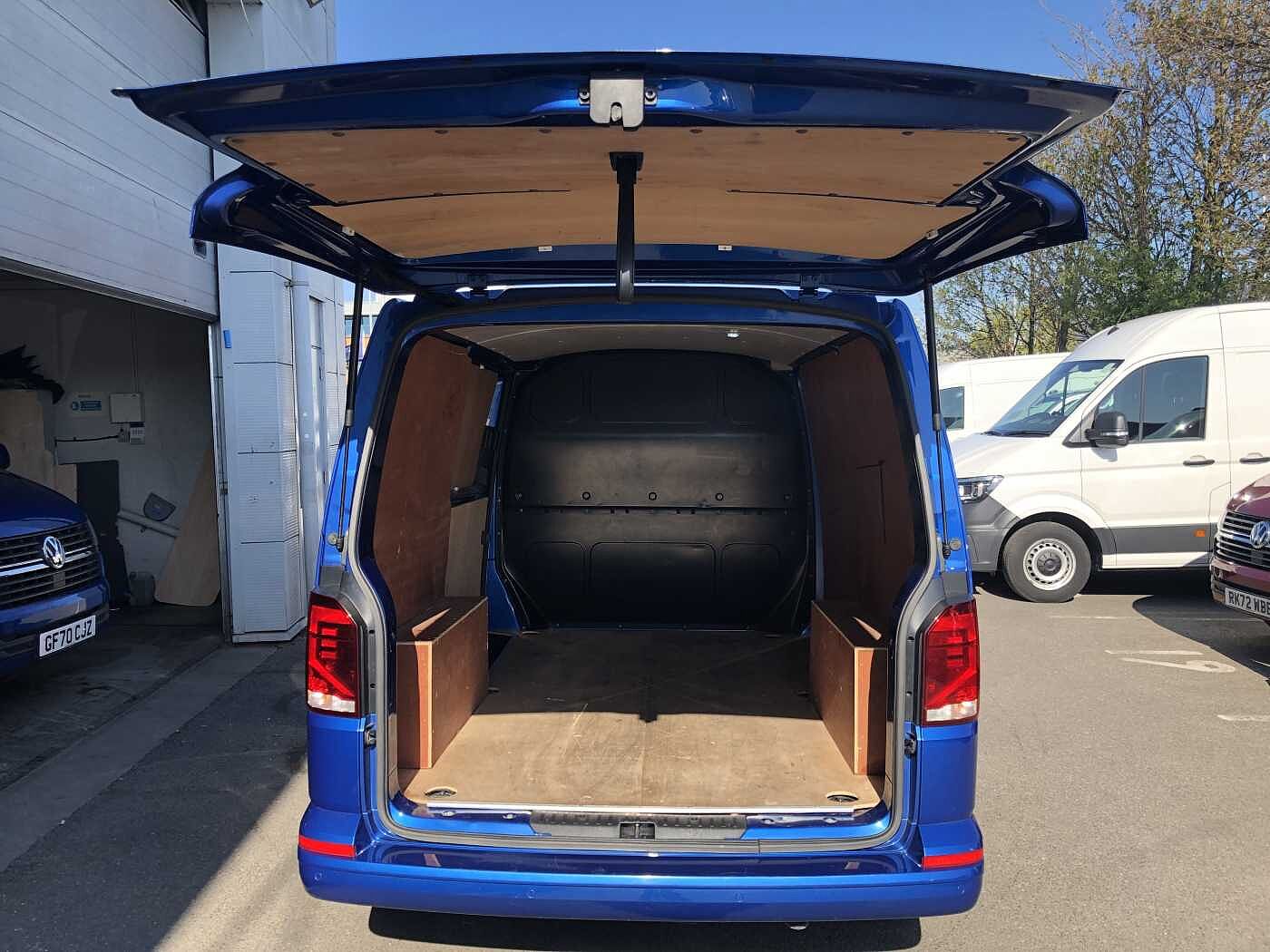 Volkswagen Transporter 2.0TDI 110ps T30 Highline BMT SWB PV