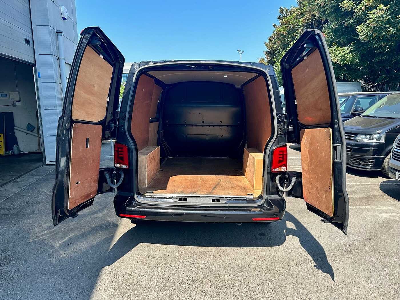Volkswagen Transporter 2.0TDI 110ps T30 Highline BMT SWB PV