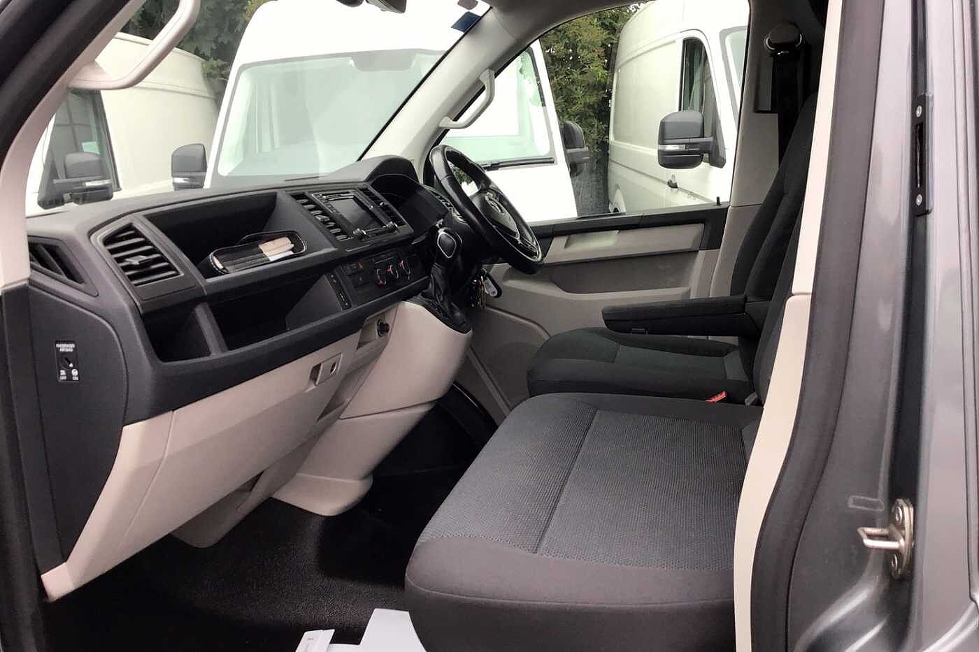 Volkswagen Transporter PV 2.0TDI (150PS)Eu6 T32 Highline SWB