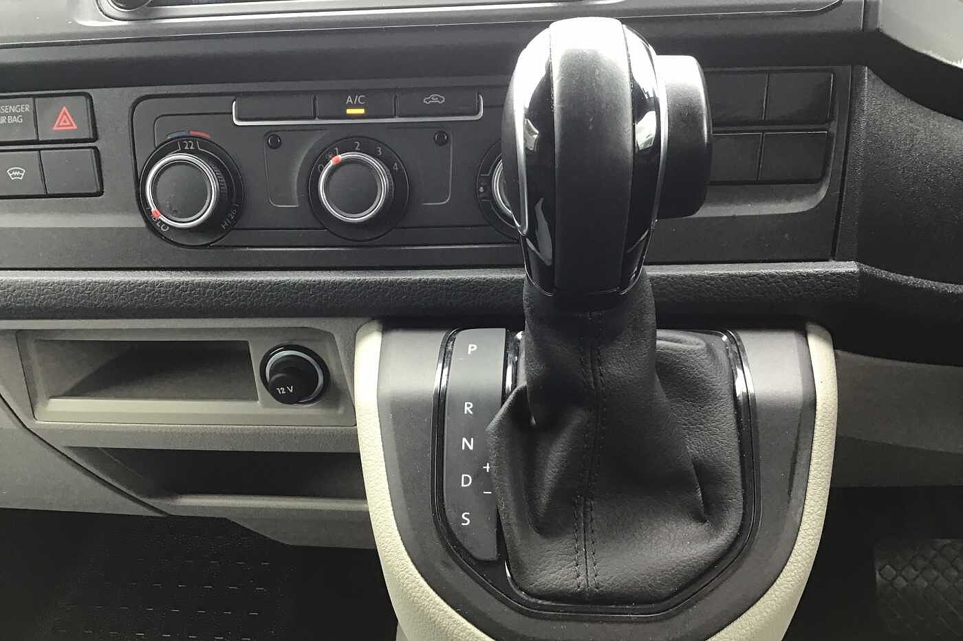 Volkswagen Transporter PV 2.0TDI (150PS)Eu6 T32 Highline SWB