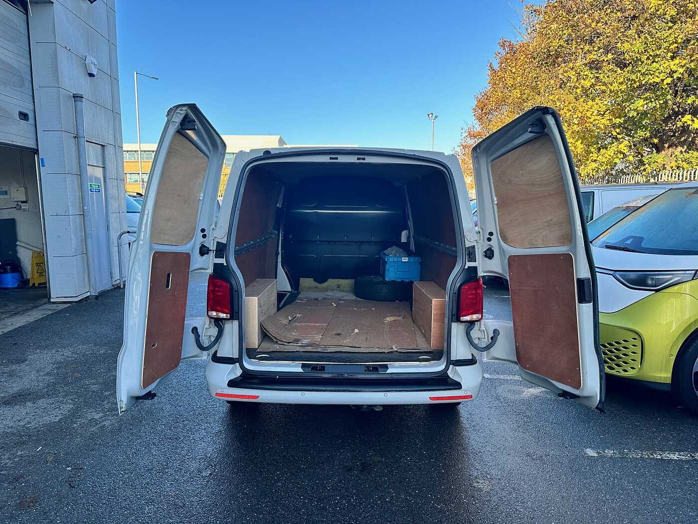 Volkswagen Transporter 2.0TDI 150ps T32 Highline BMT LWB PV D