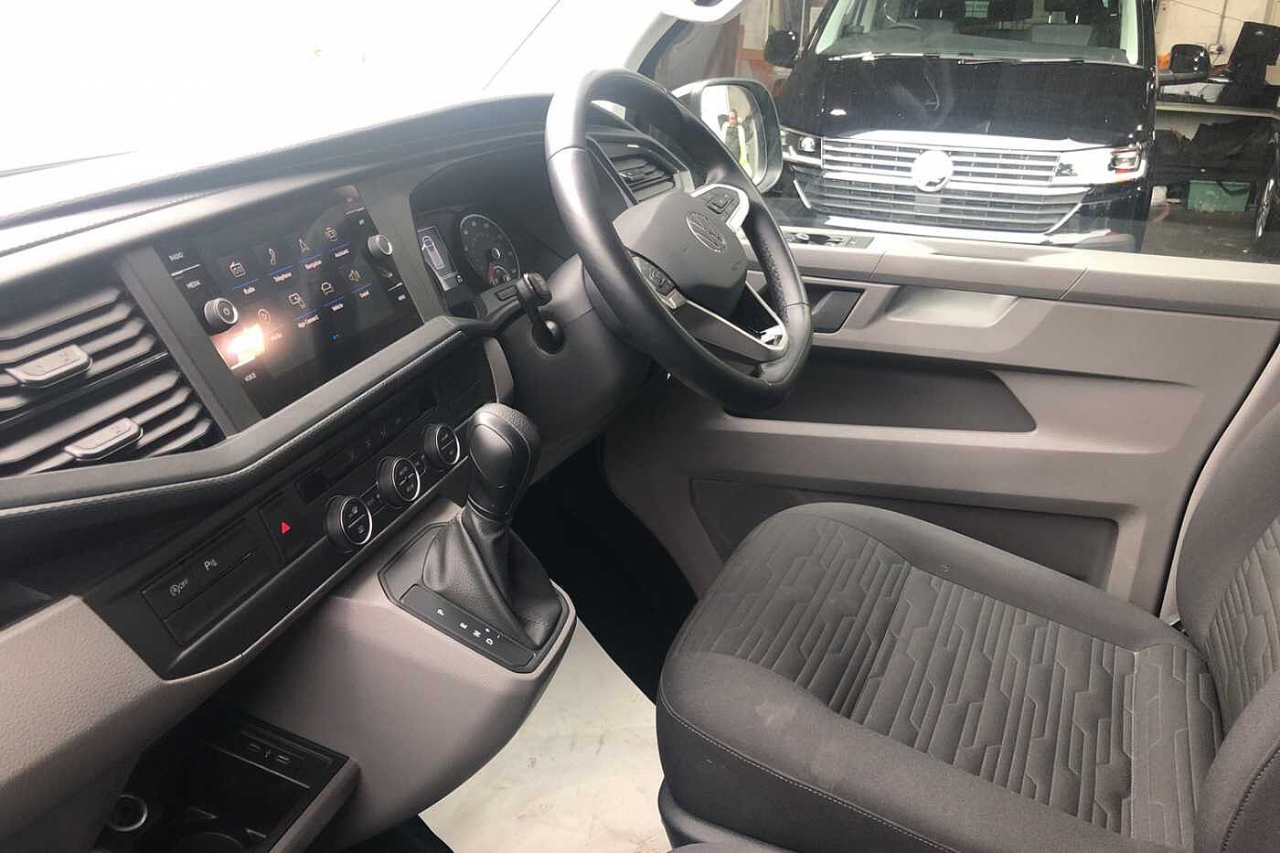 Volkswagen Transporter Shuttle T32 SE LWB 2.0TDI 150PS DSG