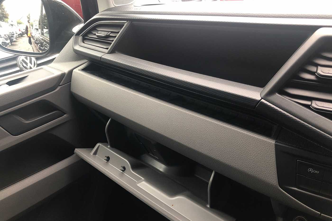 Volkswagen Transporter Shuttle T32 SE LWB 2.0TDI 150PS DSG