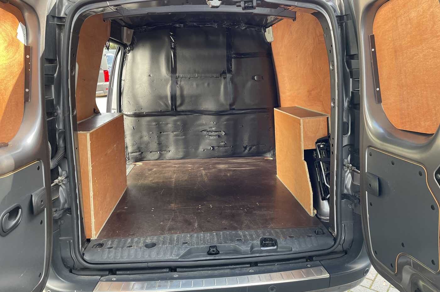 Nissan NV250 1.5dCi (95bhp) (Eu6dT) Tekna L1