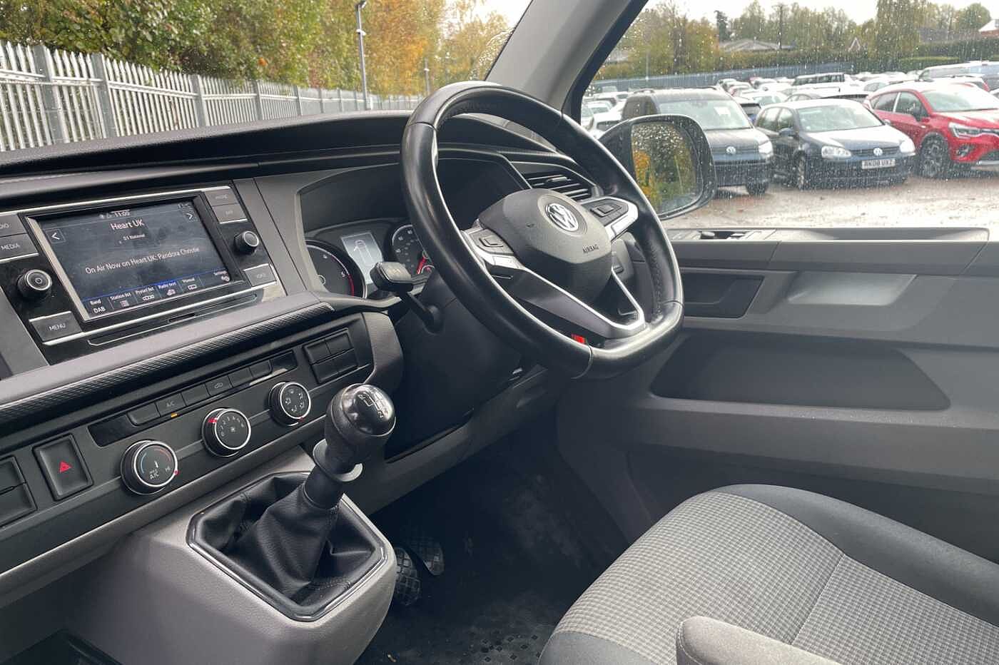 Volkswagen Transporter T28 6.1 Panel van Startline LWB 110 PS 2.0 TDI 5sp Manual *A/C*