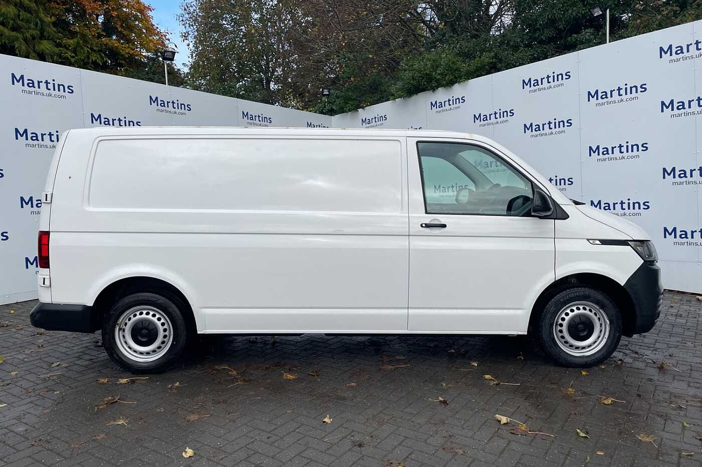 Volkswagen Transporter T28 6.1 Panel van Startline LWB 110 PS 2.0 TDI 5sp Manual *A/C*
