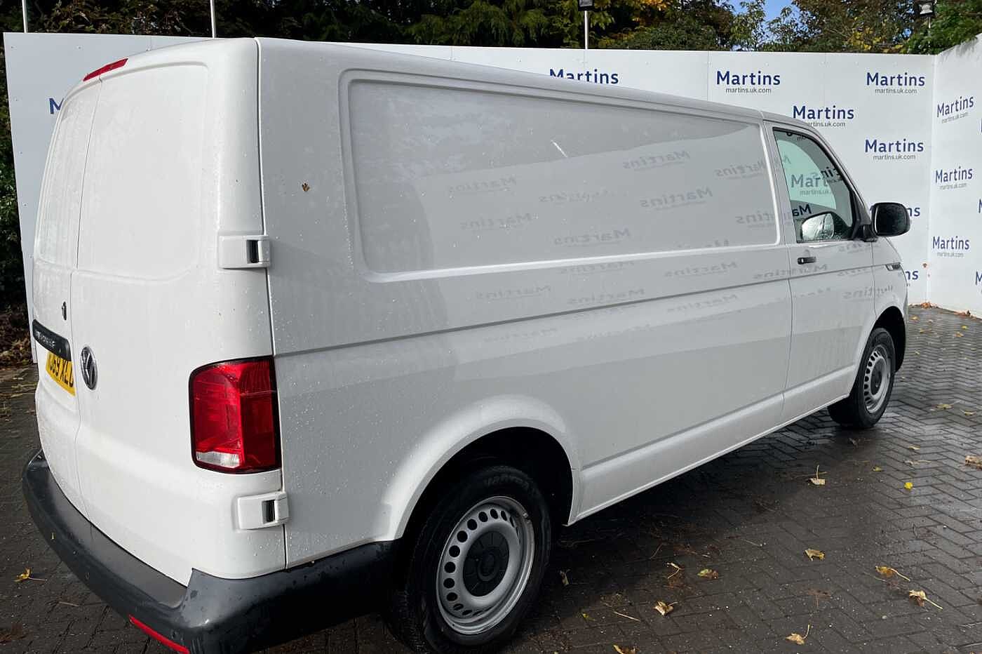 Volkswagen Transporter T28 6.1 Panel van Startline LWB 110 PS 2.0 TDI 5sp Manual *A/C*