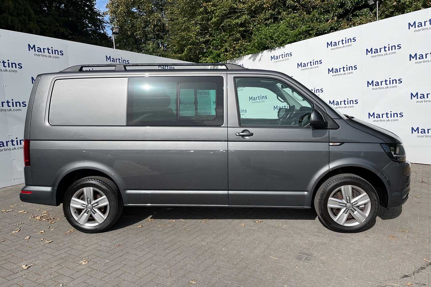 Volkswagen Transporter T32 Kombi Highline SWB EU6 150 PS 2.0 TDI BMT 6sp Manual **Heated Seats**