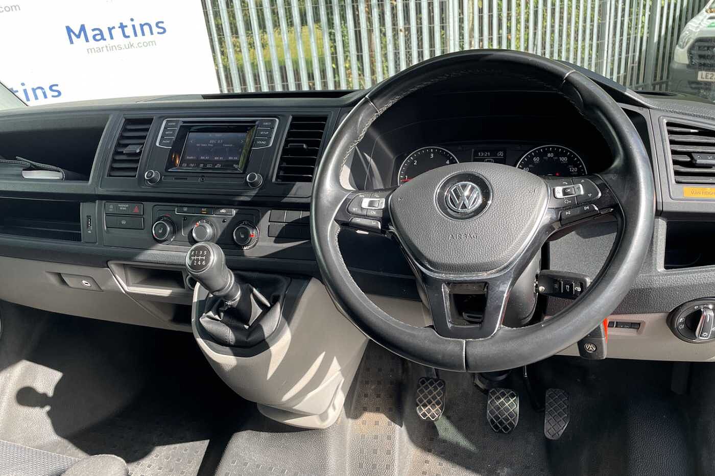Volkswagen Transporter T32 Kombi Highline SWB EU6 150 PS 2.0 TDI BMT 6sp Manual **Heated Seats**