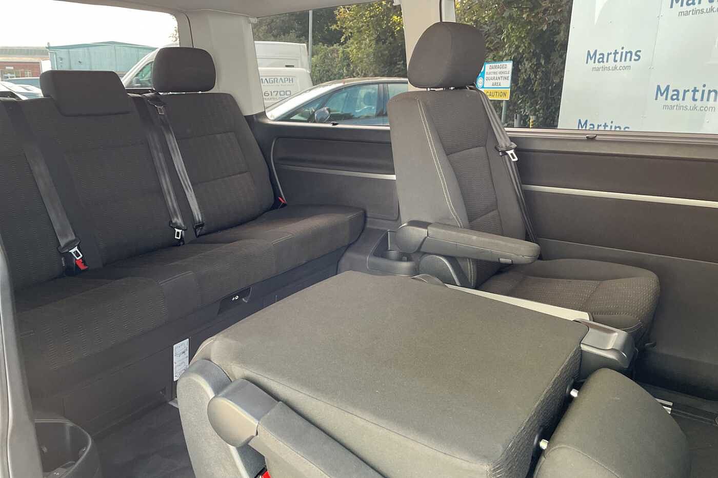 Volkswagen Caravelle SE 2.0TDI 150PS SWB EU6 BMT DSG Van *LED + Sat Nav*