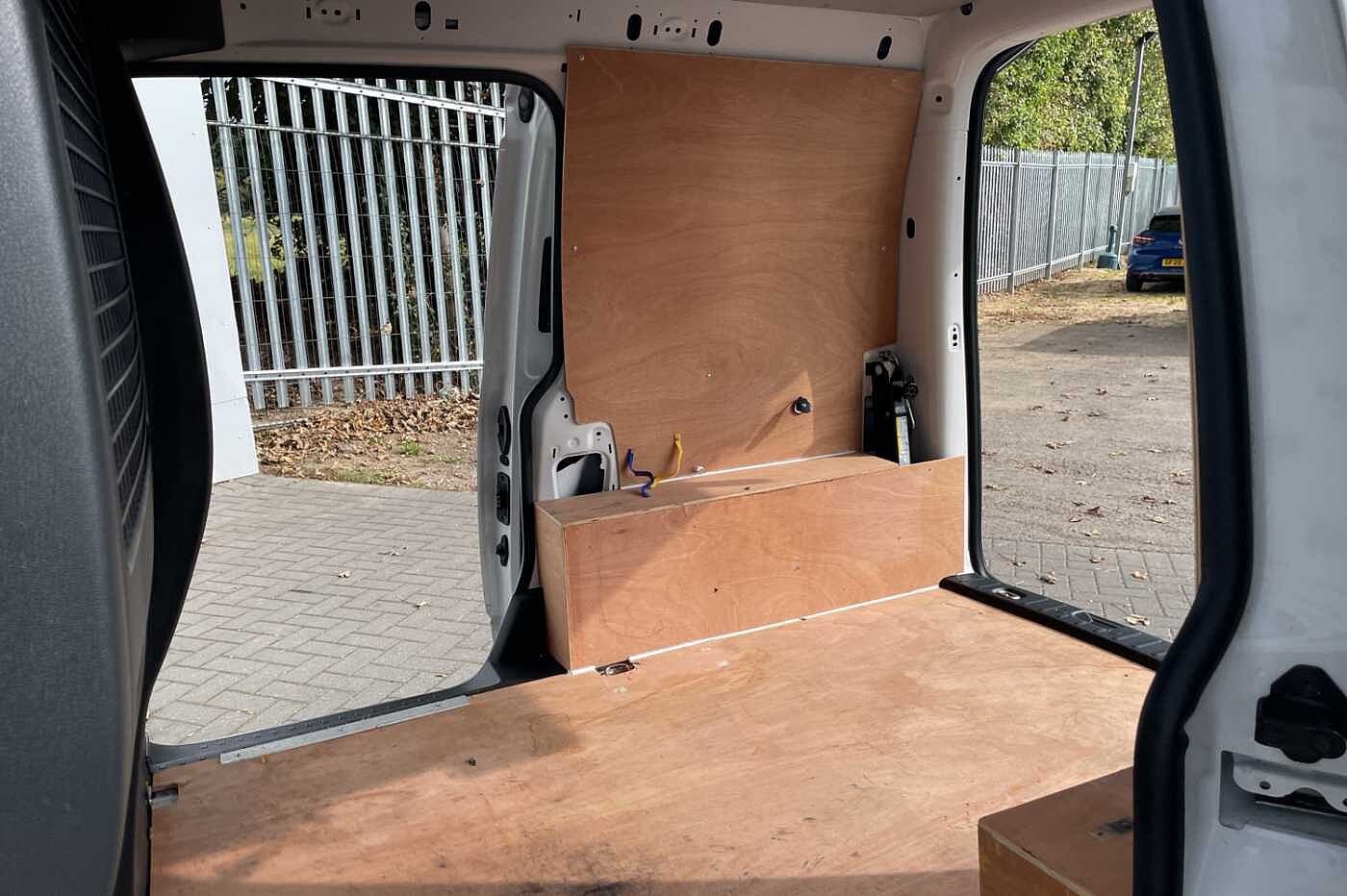 Volkswagen Caddy C20 Panel van Highline SWB EU6 102 PS 2.0 TDI BMT 5sp Manual *Tailgate*