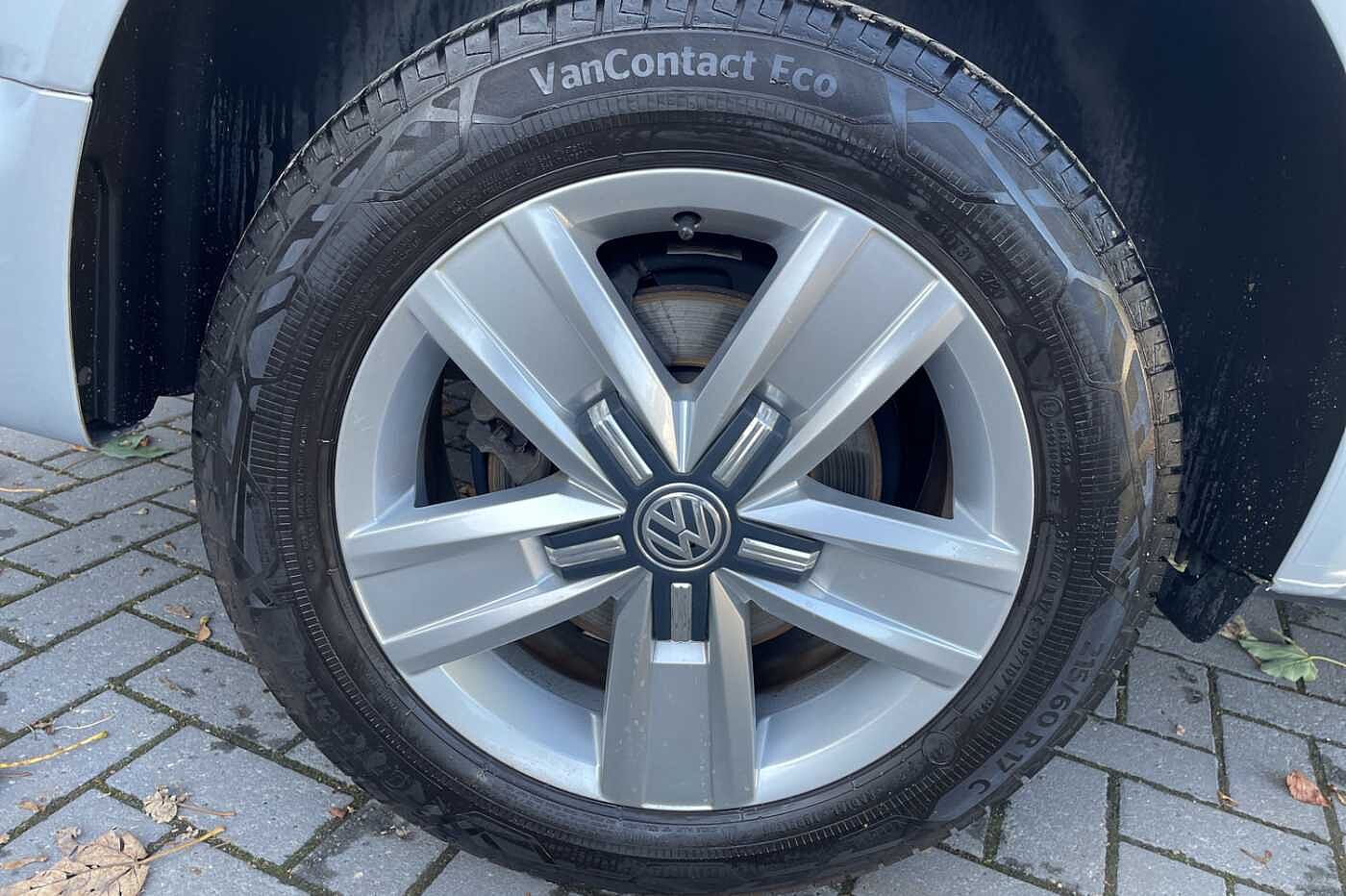 Volkswagen Transporter Shuttle SE LWB 150 PS 2.0 TDI 7sp DSG *3 Zone A/C*