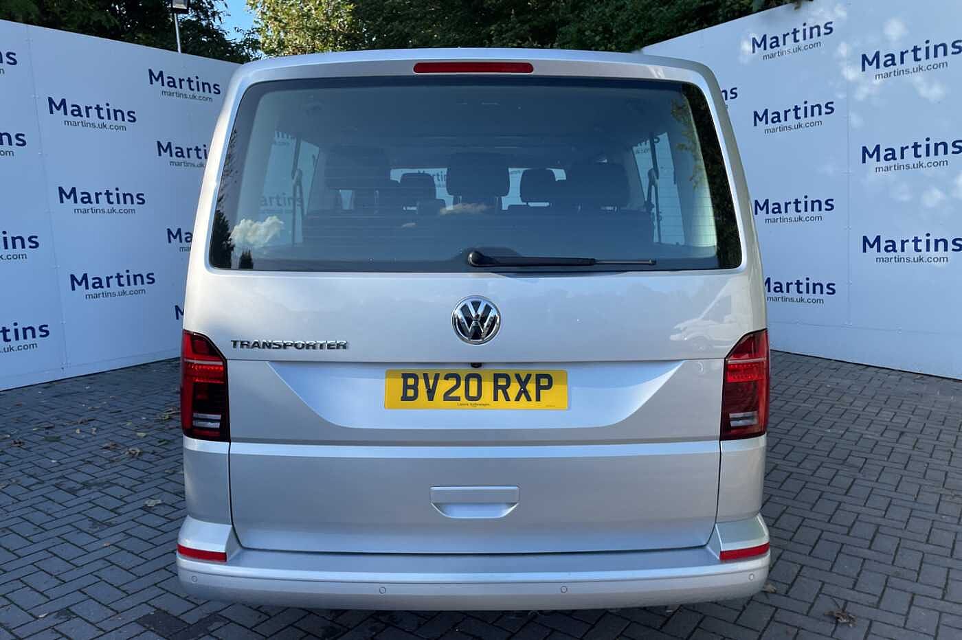 Volkswagen Transporter Shuttle SE LWB 150 PS 2.0 TDI 7sp DSG *3 Zone A/C*