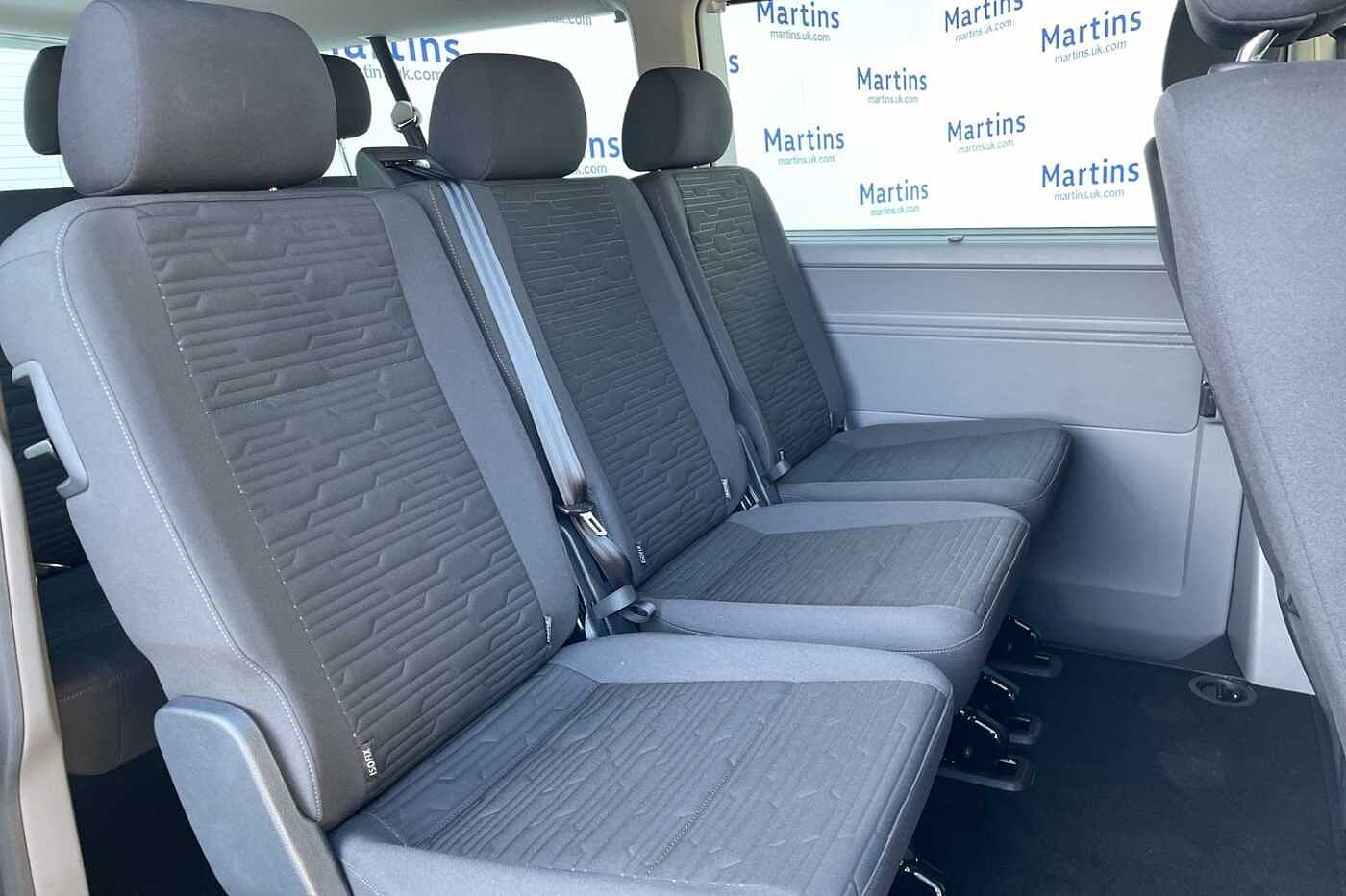Volkswagen Transporter Shuttle SE LWB 150 PS 2.0 TDI 7sp DSG *3 Zone A/C*