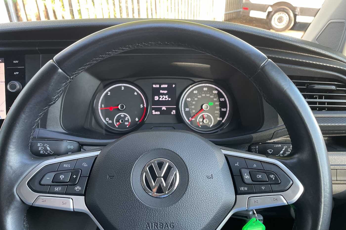 Volkswagen Transporter Shuttle SE LWB 150 PS 2.0 TDI 7sp DSG *3 Zone A/C*