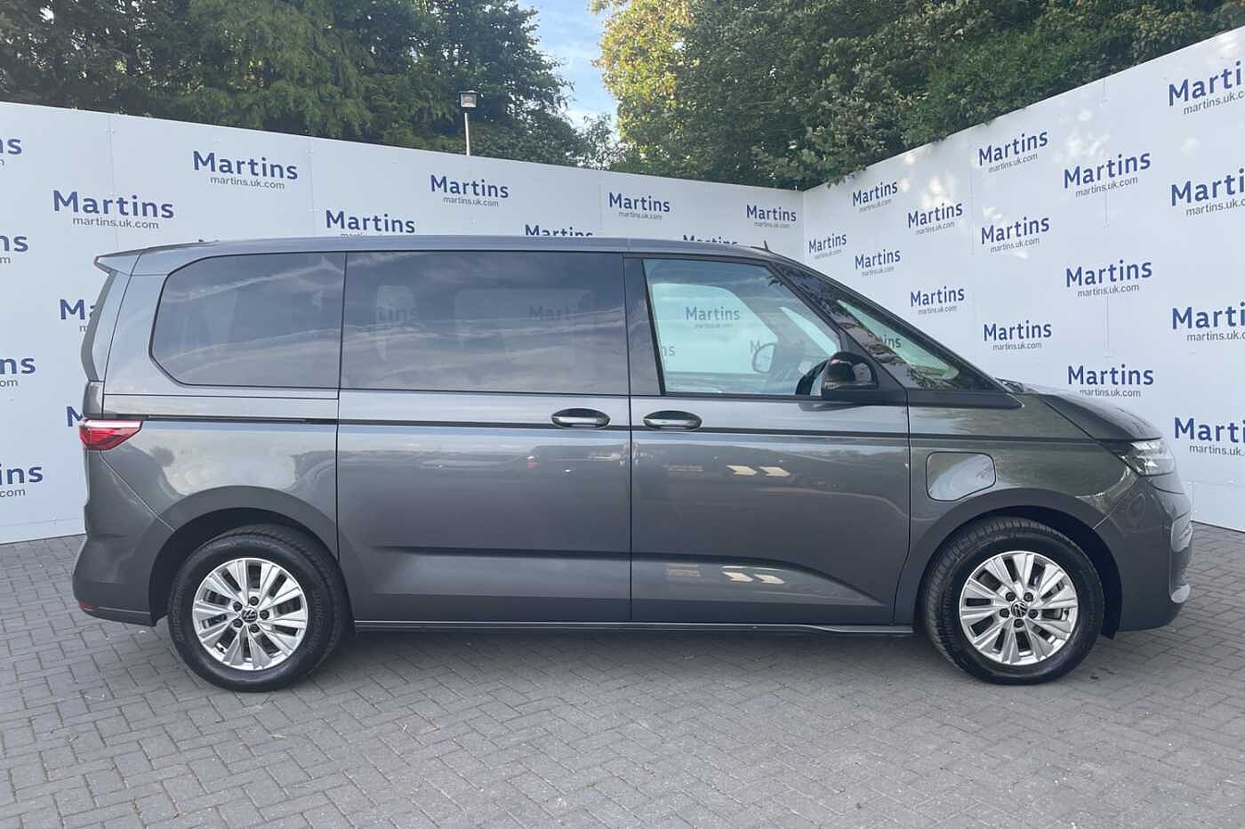 Volkswagen Multivan Estate 1.4 TSI eHybrid Life 5dr DSG *Heated Seats*