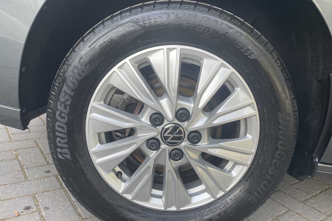 Volkswagen Multivan Estate 1.4 TSI eHybrid Life 5dr DSG *Heated Seats*