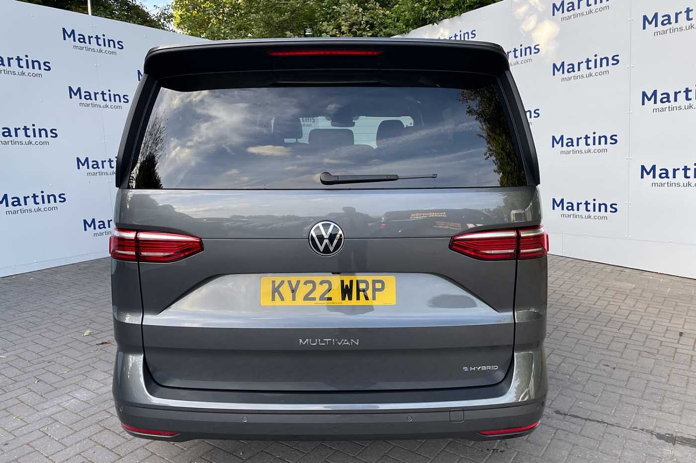 Volkswagen Multivan Estate 1.4 TSI eHybrid Life 5dr DSG *Heated Seats*