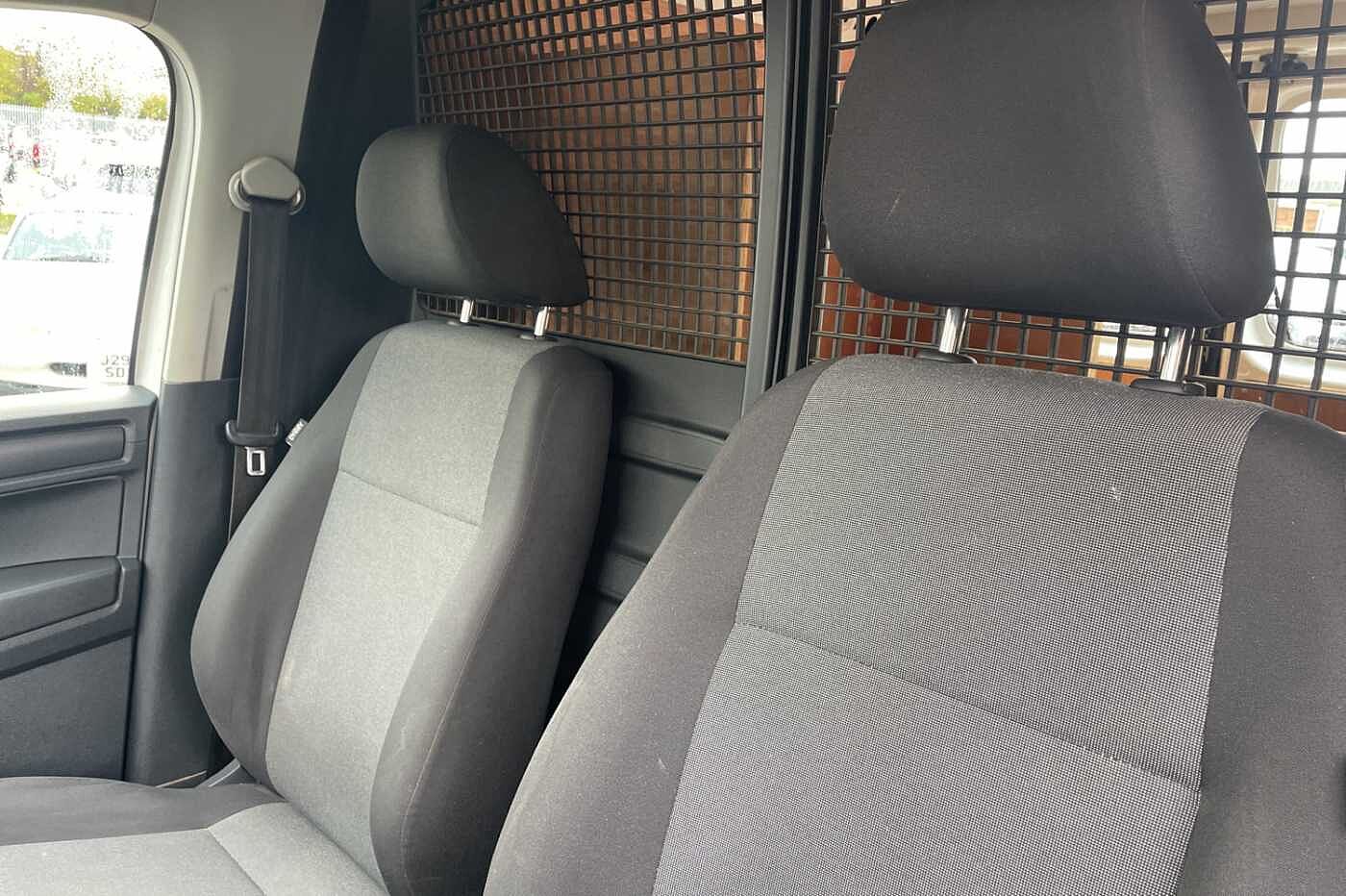 Volkswagen Caddy C20 Panel van Trendline SWB EU6 102 PS 1.0 TSI BMT 5sp Manual