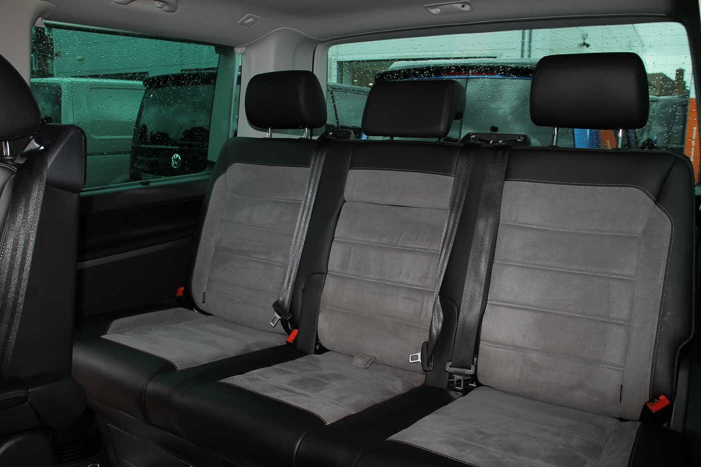 Volkswagen Caravelle Diesel Estate 2.0 TDI Executive 150 5dr DSG