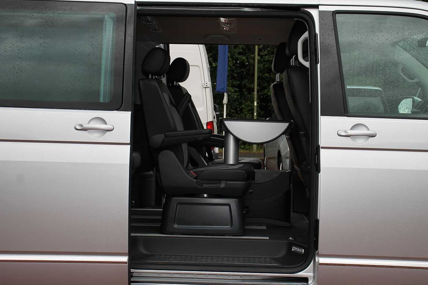 Volkswagen Caravelle Diesel Estate 2.0 TDI Executive 150 5dr DSG