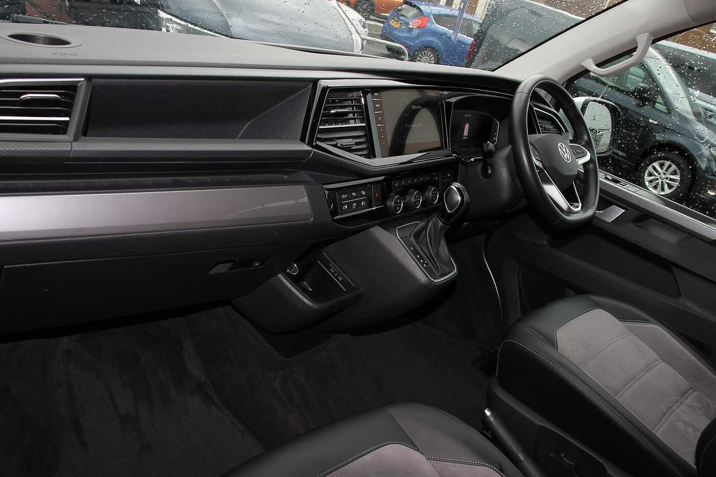 Volkswagen Caravelle Diesel Estate 2.0 TDI Executive 150 5dr DSG