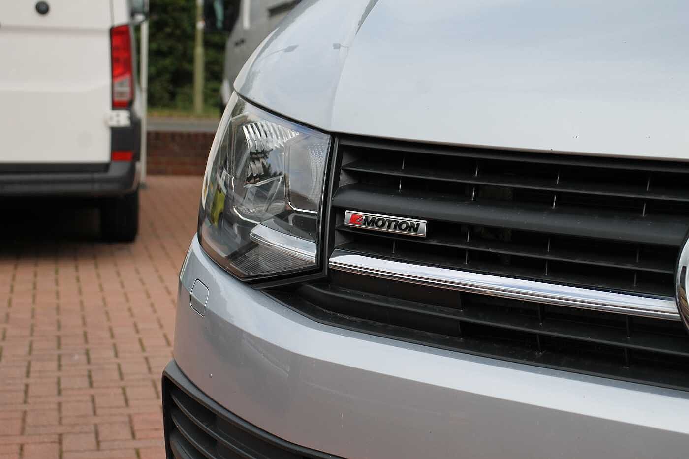Volkswagen Transporter T32 Panel van Highline SWB 150 PS 2.0 TDI BMT 6sp Manual 4MOTION