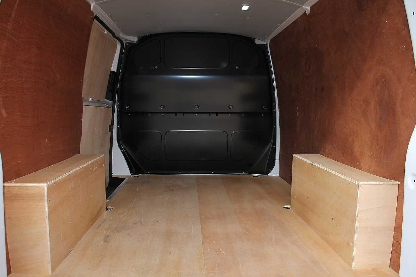 Volkswagen Transporter T28 Panel van Highline SWB 150 PS 2.0 TDI 7sp DSG