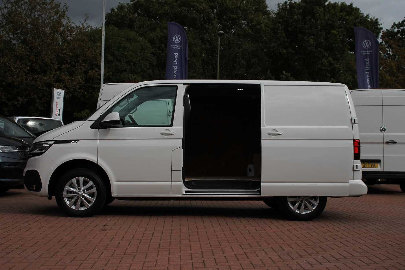 Volkswagen Transporter T28 Panel van Highline SWB 150 PS 2.0 TDI 7sp DSG