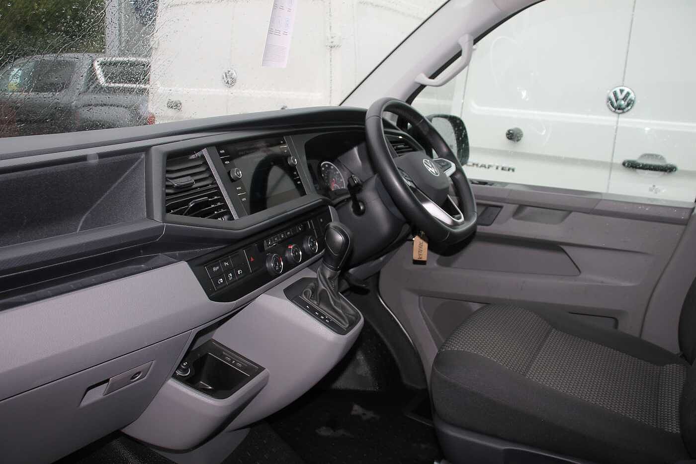 Volkswagen Transporter T30 Kombi Highline SWB 150 PS 2.0 TDI 7sp DSG